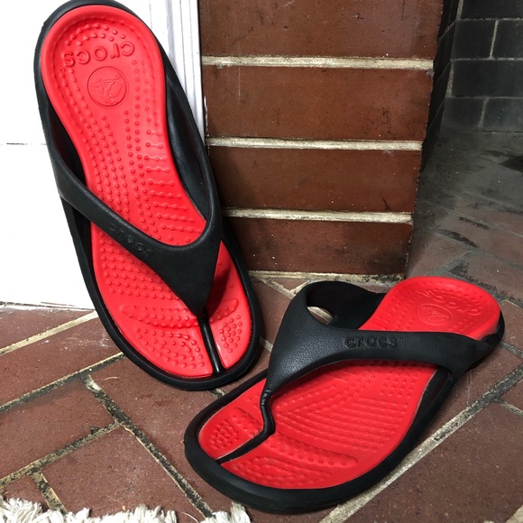 mens crocs flip flops size 11